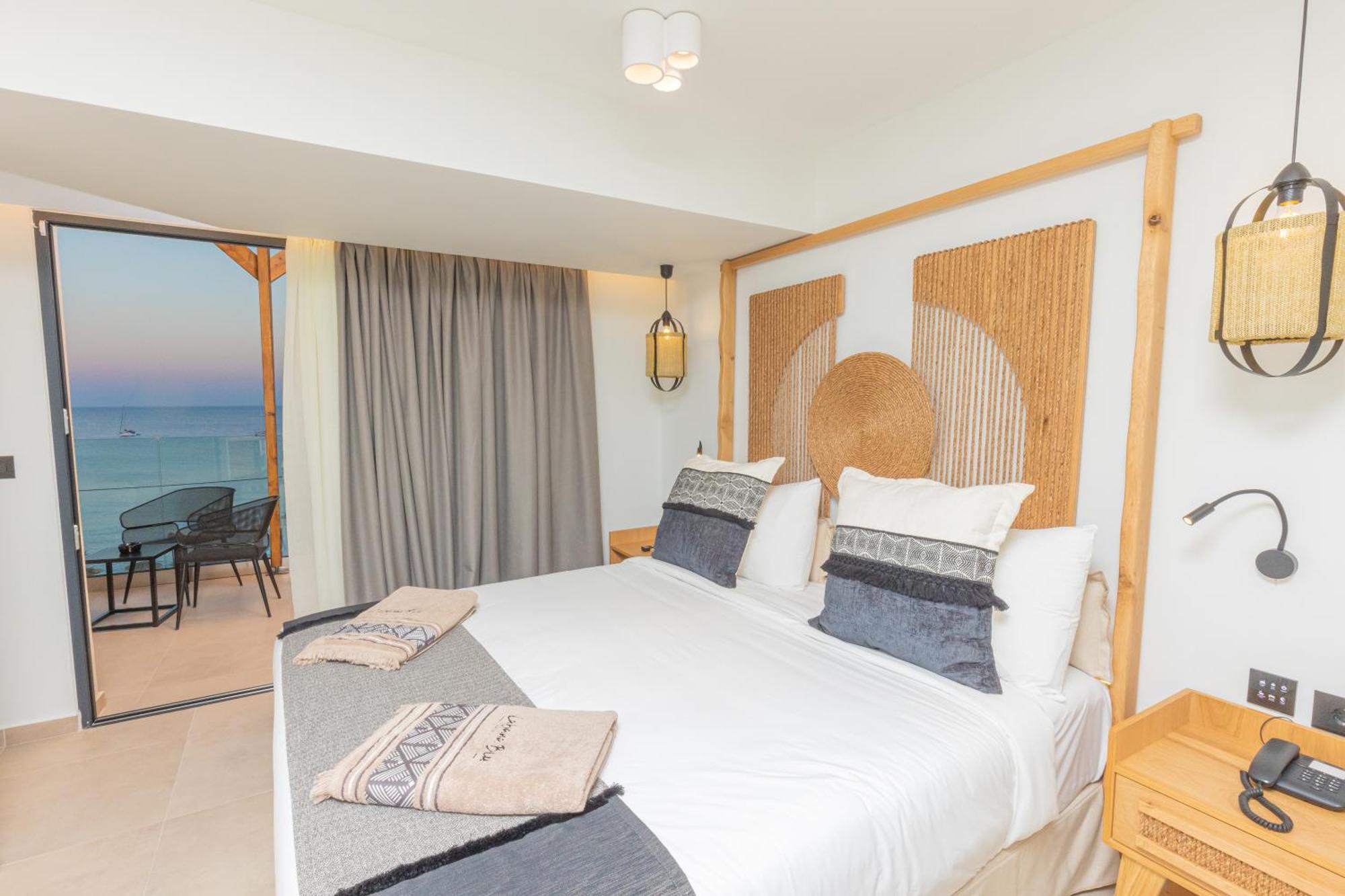 Deluxe Double Sea View with Outdoor Bathtub
